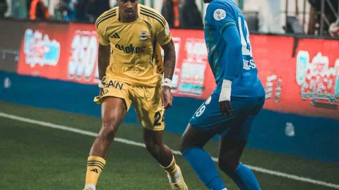 Çaykur Rizespor Fenerbahçe'yi Mağlup Etti