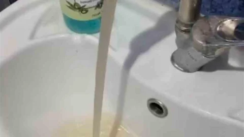 İstanbul'da Musluklardan Kirli Su Akıyor