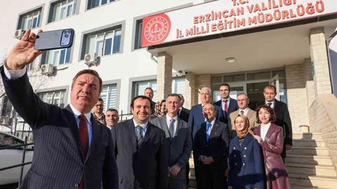Erzincan'da Öğretmenler Günü Kutlaması