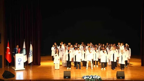 Bursa'da Diş Hekimliği Beyaz Önlük Töreni