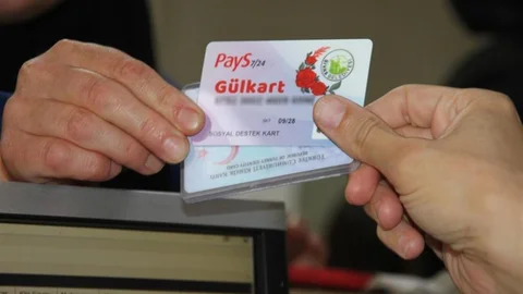 Sivas'ta Emeklilere Nakit Destek Artıyor