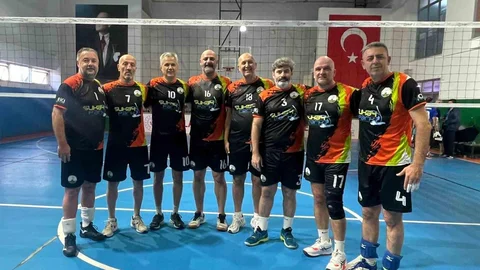 Osmangazi Veteran Voleybol Takımı Şampiyon Oldu