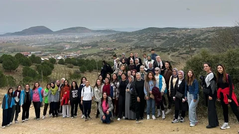 Manisa'da Öğretmenler Günü Kutlandı