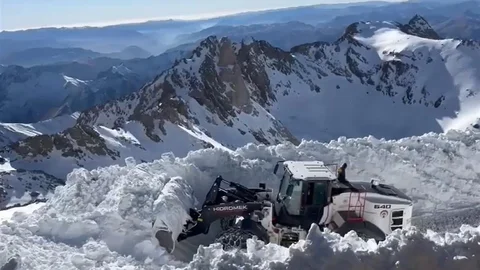 Hakkari'de Karla Mücadele Devam Ediyor