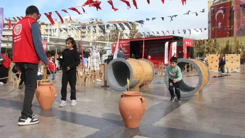 Geleneksel Oyun Tırı Aydın'da Etkinlik Düzenledi