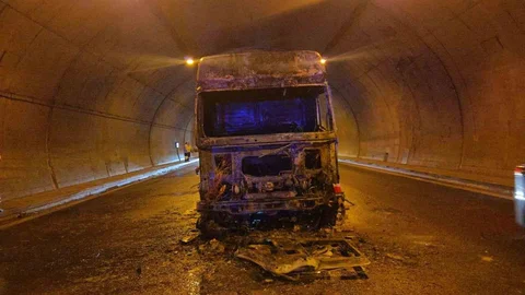 Su Tankeri Yangında Kül Oldu