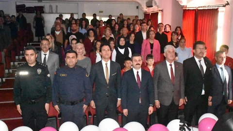 Köyceğiz'de Öğretmenler Günü Kutlandı