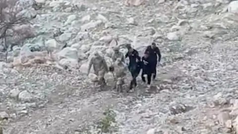 Siirt’te Şarampole Yuvarlanan Araçta Yaralılar Var