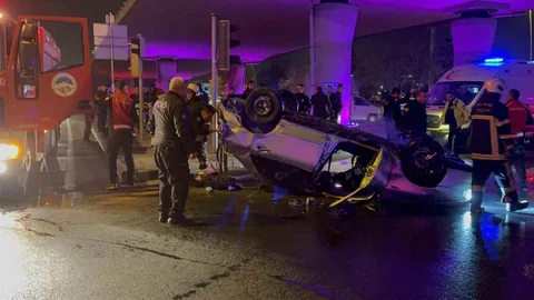 Kayseri'de Takla Atan Araçta 2 Yaralı