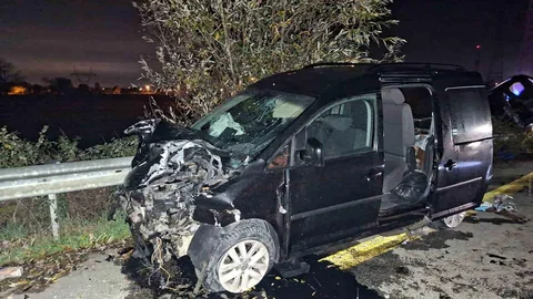 Sakarya'da Trafik Kazası: 1 Ölü, 2 Yaralı