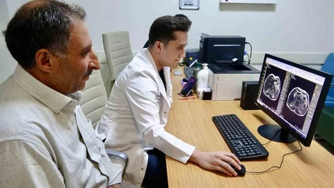 Ağrı'da Kapalı Böbrek Ameliyatı Başarıyla Gerçekleşti