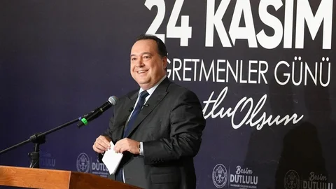 Manisa'da Öğretmenler Günü Kutlaması