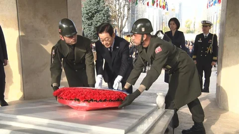 Güney Kore Cumhurbaşkanı'ndan Kore Gazilerine Ziyaret