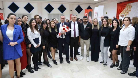 Yunusemre'de Öğretmenler Günü Kutlandı