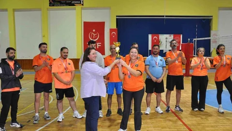 Aydın'da Şiddete Karşı Voleybol Maçı