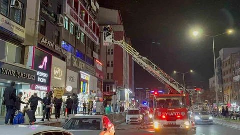 Kayseri'de İş Merkezinde Yangın Çıktı