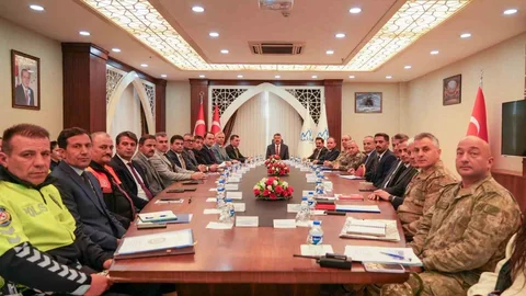 Hakkari'de Karla Mücadele Toplantısı Yapıldı