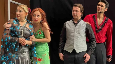 İzmir'de Hisseli Harikalar Kumpanyası Rüzgarı