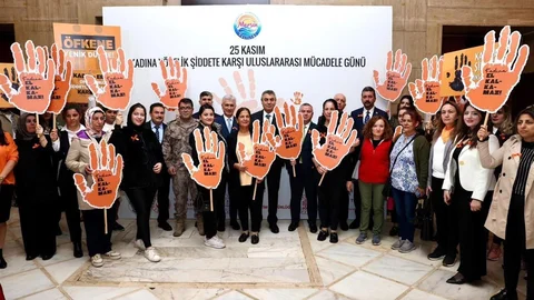 Mersin'de Kadına Şiddetle Mücadele Vurgusu