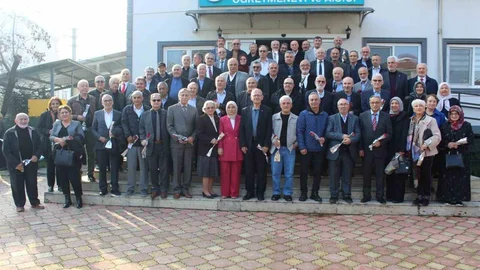 Düzce'de Emektar Öğretmenlere Vefa Programı