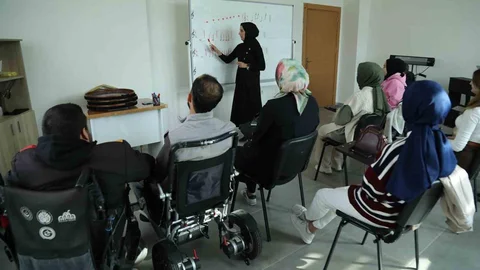 Bingöl'de Engelsiz Yaşam Merkezi Destekliyor