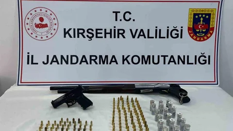 Kırşehir'de Ruhsatsız Silah Ele Geçirildi
