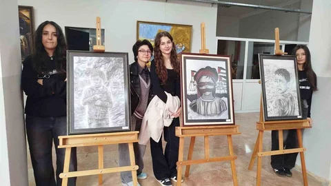 Bursa'da Genç Ressamların Sergisi
