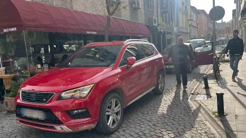 Eskişehir Sokak Ortasında Araç Bırakıldı