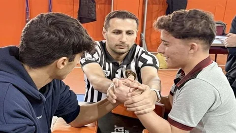 Hakkari'de Bilek Güreşi Heyecanı