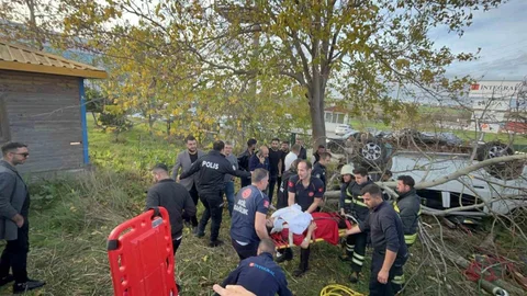 Tekirdağ'da Pikap Takla Attı