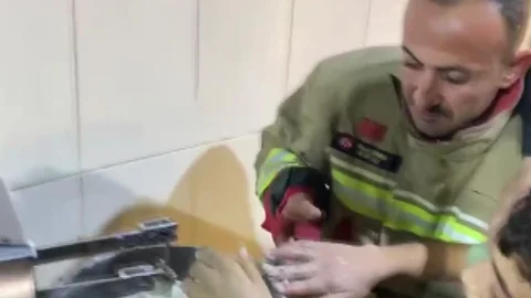 Hatay'da Çocuk Kurtarıldı