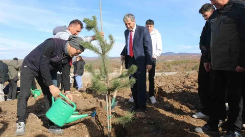 Kütahya'da Fidan Dikimi Etkinliği Düzenlendi