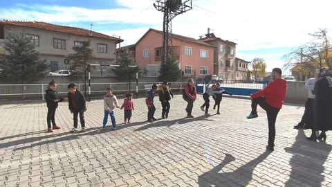 Özel Öğrencilerden Sabah Sporu Etkinliği