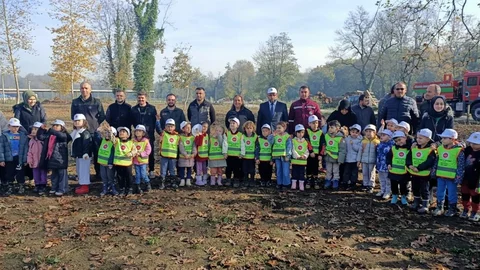 Düzce'de Kur'an Kursu Öğrencileri Fidan Dikti
