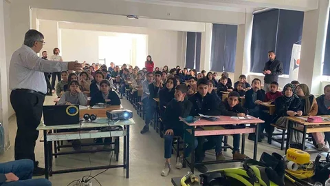 Mavi Bilim Projesi Bitlis'te Tanıtıldı