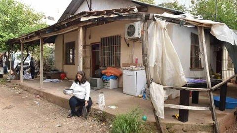 Kepez'de Evi Yanan Aileye Destek