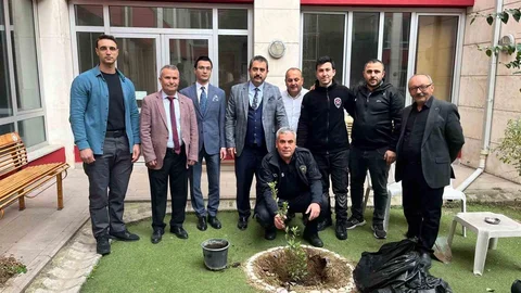 Turgutlu Adliyesi'nde Ağaçlandırma Etkinliği