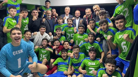 Çayırova U-16 Futbol Takımı Şampiyon Oldu