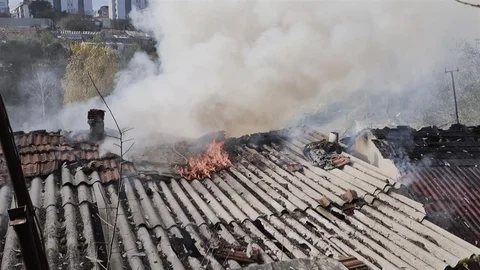 Sultangazi'de Korkutan Yangın Olayı