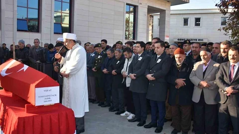 Bingöl'de Piyade Er Gönlüaçık Son Yolculuğuna Uğurlandı