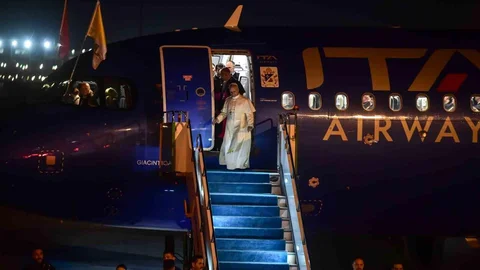 Papa 14. Leo İstanbul'a Resmi Ziyaret Gerçekleştiriyor