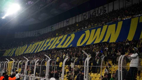 Fenerbahçe Taraftarından Pankart Mesajı