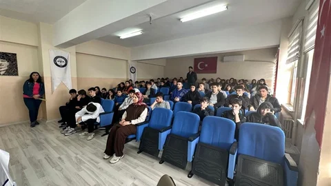 Liselilere Zorbalık Semineri Düzenlendi