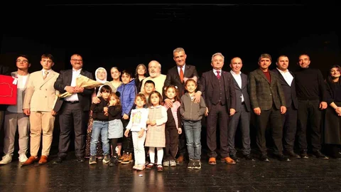 Erzurum'da Tiyatro Gösterimi