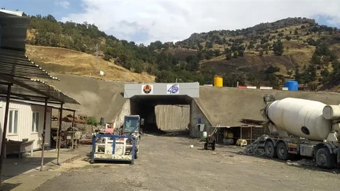 Şırnak-Van Yolunda Çalışmalar Hızlanıyor