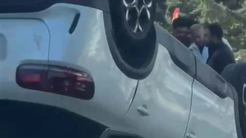 Diyarbakır'da Takla Atan Araçta Yaralı Var