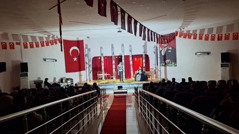 Merkezefendi Tiyatrosu Çavdır’da Sahne Aldı