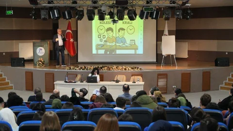 Tayfun Öneş Karabük'te Öğrencilere Deneyimlerini Aktardı