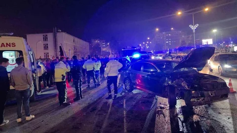 Erzurum'da Trafik Kazası: 3 Yaralı