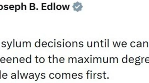 ABD'den Afgan Pasaportuna Vize Durduruldu